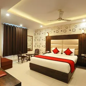 **** Hotel Oaks Plaza At Delhi Airport India