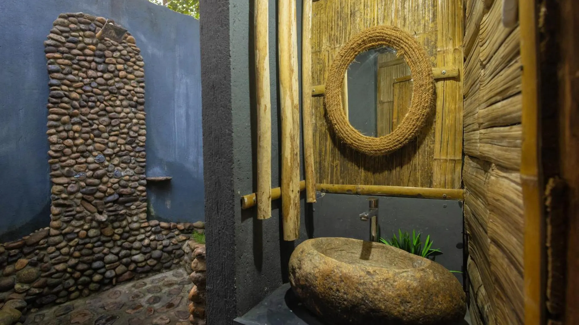 Fab - Bamboo Hut With Open Shower Munnar 0*,