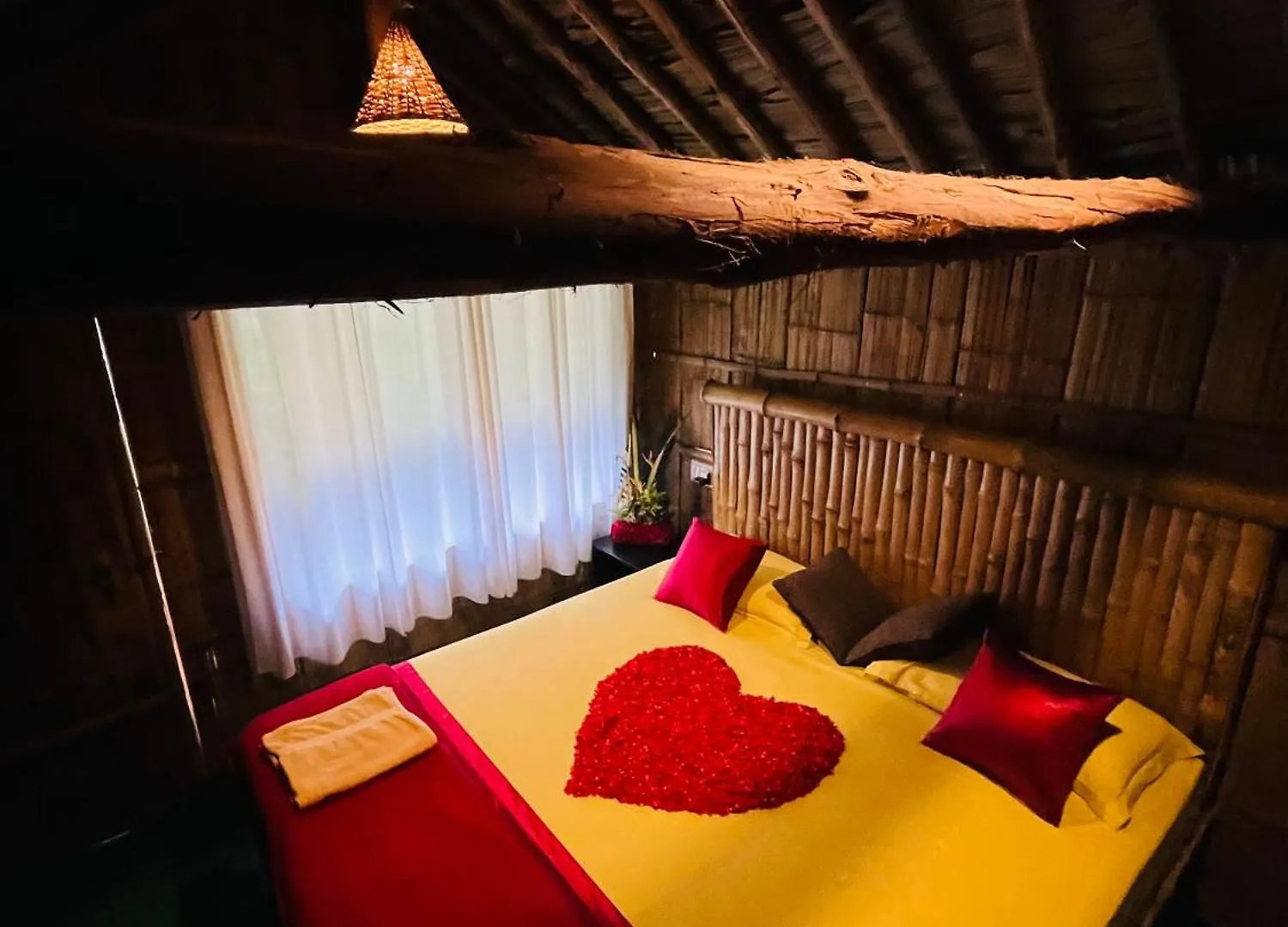 Gæstehus Fab - Bamboo Hut With Open Shower Munnar